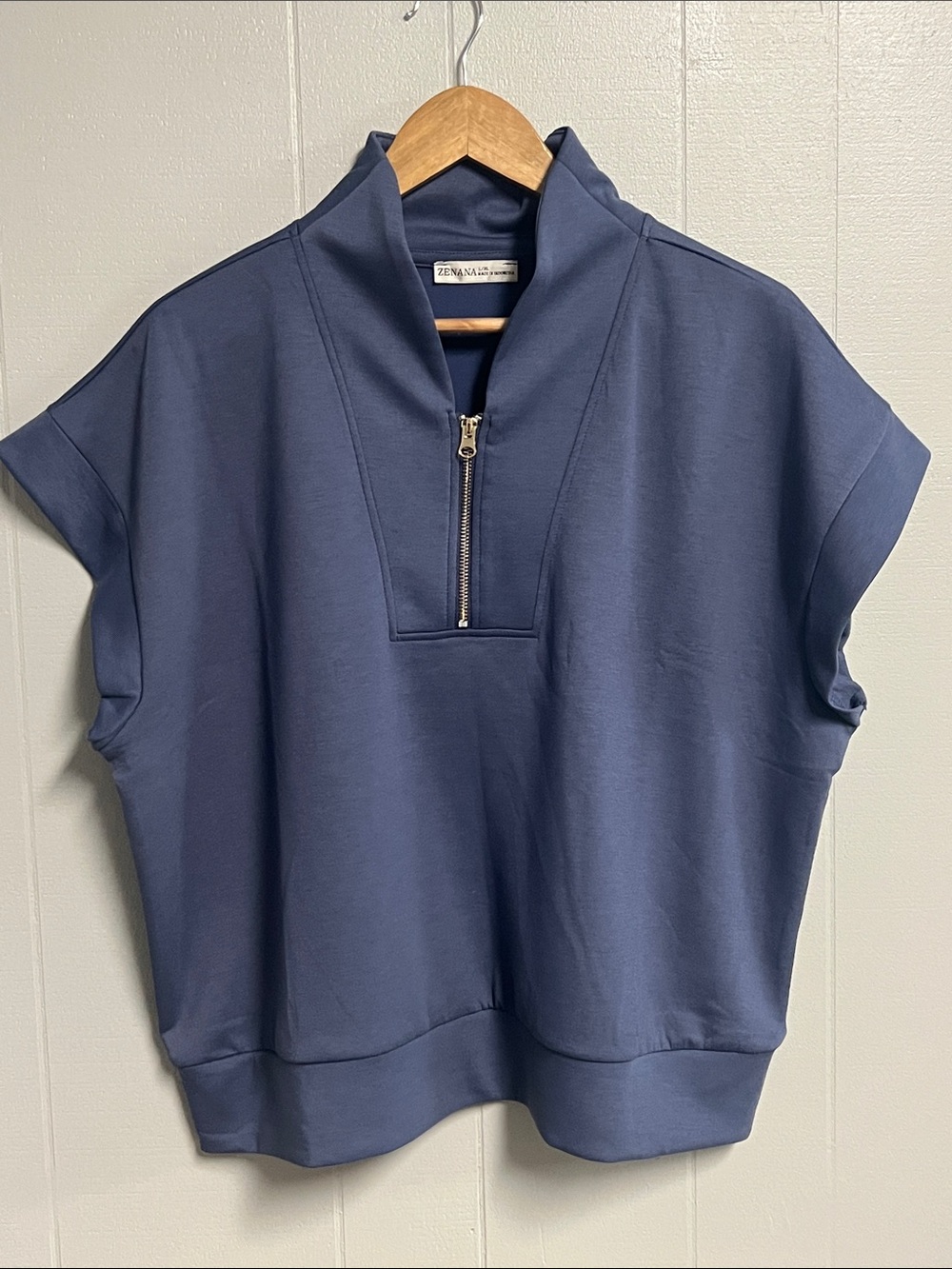 NWOT Zenana Top L/XL